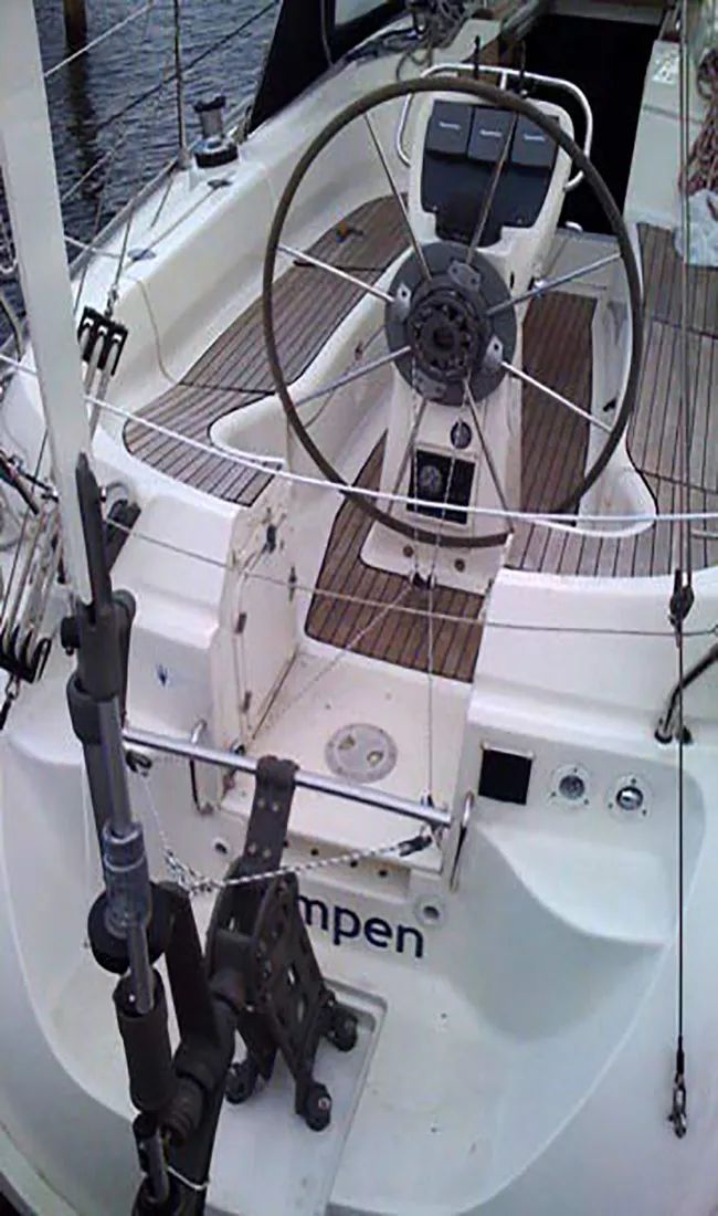 self steering wind vane yacht